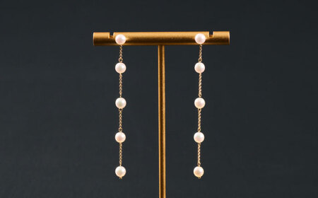 2wayエレガントに揺れる！4.5mm アコヤ真珠ステーションロングピアス（ケース付き） / 真珠 アクセサリー / 佐賀県 [41AAAA023]