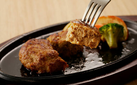 佐賀牛使用 生ハンバーグ 計1.4kg（140g×10個入）特製ソース付 / 佐賀県 / マルフクフーズ [41AOCS064]