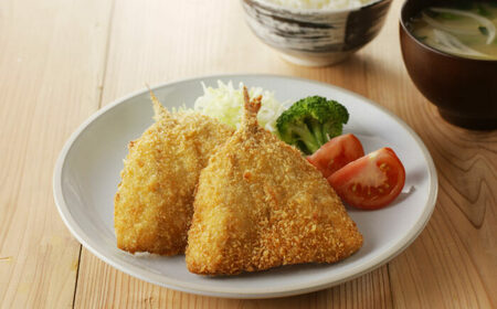 揚げるだけ！冷凍国産アジフライ 計16匹（4匹入×4袋） / 佐賀県 / 丸福水産 [41AOCS004]