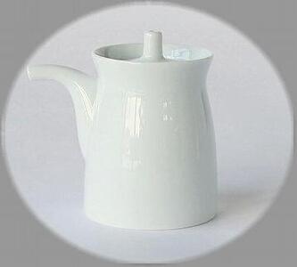 【波佐見焼】 白山陶器のG型醤油さし （小・白磁） 【西海陶器】 １ ２２８４０