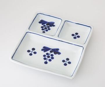 【波佐見焼】手描きの仕切り付きのお皿 藍花 青 【西海陶器】1 208０2
