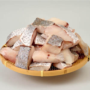  ＜ 訳あり ＞ 骨取り 白身魚 切身 (計1.2kg) ニベ にべ 魚 切り身 小分け 弁当 お弁当 おかず フライ 冷凍 定期 定期便 【opbe005】【水元】