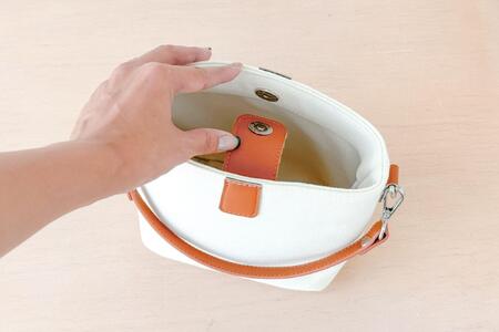 帆布 × 革 ショルダーバッグ キャンバス 猫 かばん 小さめ ミニバッグ ねこ キーホルダー 【ホワイト】