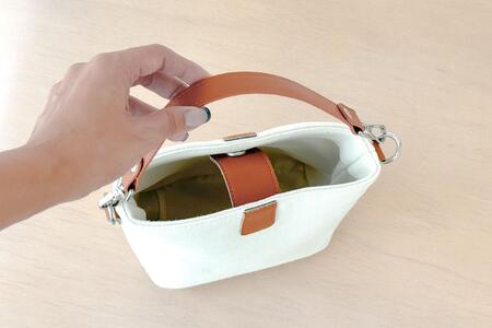 帆布 × 革 ショルダーバッグ キャンバス 猫 かばん 小さめ ミニバッグ ねこ キーホルダー 【ホワイト】