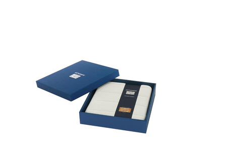 エアウィーヴ クッション ホワイト ギフトBOX仕様