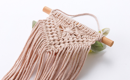 イチジク色したマクラメのフラワータペストリー【1603186】