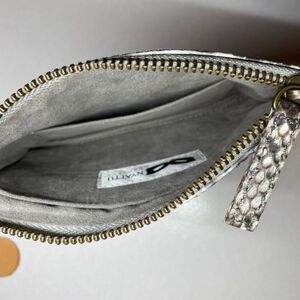 NYATTU PROJECT 天然パイソン革(ヘビ革) フラグメントケース(ポーチ) グレーマダラ_装飾品・工芸品 服飾小物 _【1578575】