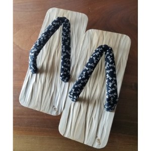 郡上踊り　踊り下駄　槍鉋(やりかんな)下駄　男性用Mサイズ　鼻緒/トンボ【1288765】