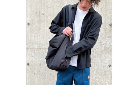 【無駄のないシンプルさ】大判ショルダーバッグ　UKIE　Super water repellent｜人気バッグ おすすめトート［ 無駄のないシンプル 大判ショルダーバッグ UKIE Super water repellent 撥水加工 軽量 バッグ トート 人気 おすすめ ギフト プレゼント お取り寄せ 通販 送料無料 ふるさと納税 ］