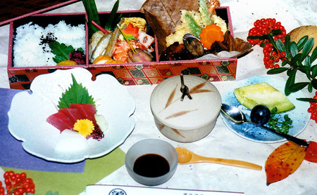 尾張温泉郷湯元館 感謝券 10000円 チケット 旅行 観光 料理自慢 温泉自慢 商品券 会席料理 かけ流し 天然温泉 癒し お出かけ 休日 休息 