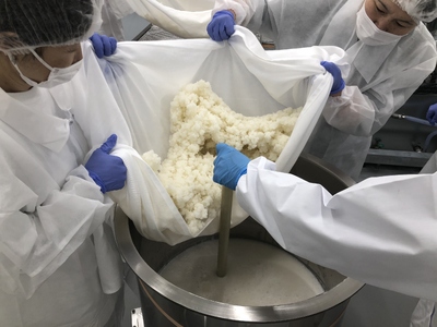 仕込んだお酒をプレゼント！日本酒造り体験『ＳＨＩＢＯＲＩ１コース』-026