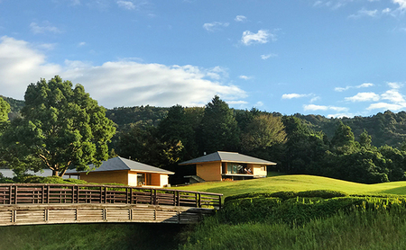 【平日限定】津カントリー倶楽部 1泊1プレーご利用券（1名様利用） [ ゴルフ利用券 プレー券 チケット 関西 三重 ] ゴルフ場利用権 