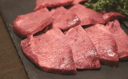 ＜定期便＞厚切り牛タン焼肉（胡麻風味）【定期便3ヶ月】牛たん タン肉 厚切り 胡麻油 ごま油 ゴマ油 焼肉 焼き肉 切り落とし カット済み お取り寄せ タン先 タン中 タン元 簡単料理 キャンプ 人気 厚切り牛タン 焼き肉牛タン 焼肉　牛タン ごま風味 ゴマ風味 胡麻風味 BBQ 四日市