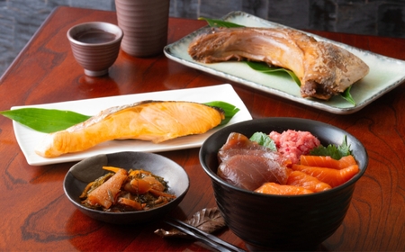 メディア紹介・多数!人気行列店「まぐろレストラン」のこだわり海鮮セット。