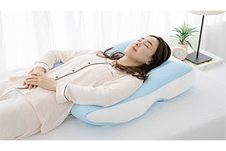 医学博士とじっくり考えたアームレスト抱き枕　Ｍサイズ　ブルー色