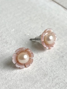 1357二見結ひ　チタンピアス（淡水真珠4.0mm）12　チタン　二見　夫婦岩　あこや真珠　ギフト　プレゼント　普段使い　アレルギー対応