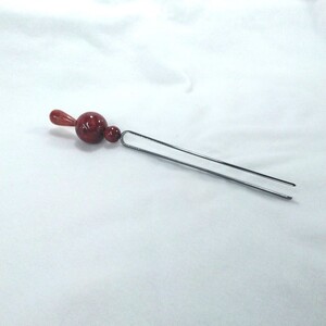 1650　珊瑚かんざし大珠　　アフリカ珊瑚 イソバナ珊瑚 贈り物 かんざし 珊瑚かんざし 還暦祝い 赤珊瑚 カジュアルアクセサリー 赤いかんざし 大珠珊瑚 3月誕生石 母の日 和装アクセサリー 喜ばれるプレゼント 和装装飾品
