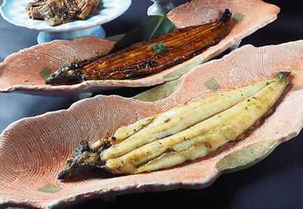 1663 伊勢うなぎの詰め合わせセット　鰻　ウナギ　ふっくら　香ばしい　白焼き　蒲焼き　かばやき　肝焼き　清流宮川　伊勢志摩　伊勢市産　秘伝のタレ　うな重　うな丼　ひつまぶし　国産