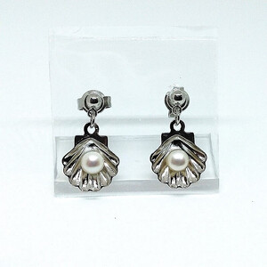 1997 真珠ピアス・シェル（淡水本真珠・ボタン）　淡水真珠 贈り物 かわいいアクセサリー カジュアル オシャレ クリスマスプレゼント 貝殻