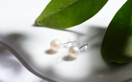 617 アコヤ真珠ピアス 純チタン7.5mmup ジュエリー 貴金属 宝石 定番 フォーマル ギフト 贈り物 シンプル 冠婚葬祭 結婚式 入学式 卒業式 伊勢志摩