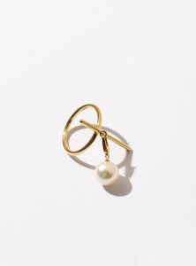 1265 【vertical】K18YGアコヤホワイトパールリング　真珠 アコヤ真珠 南洋真珠 パール 宝石 ジュエリー アクセサリー 伊勢志摩 伊勢市 ギフト 贈り物 フォーマル 普段使い 入学式 卒業式 結婚式