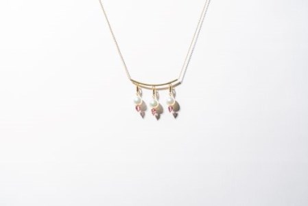 1269　【half moon】K18YGアコヤホワイトパールピンクトルマリンネックレス　真珠 アコヤ真珠 南洋真珠 パール 宝石 ジュエリー アクセサリー 伊勢志摩 伊勢市 ギフト 贈り物 フォーマル 普段使い 入学式 卒業式 結婚式