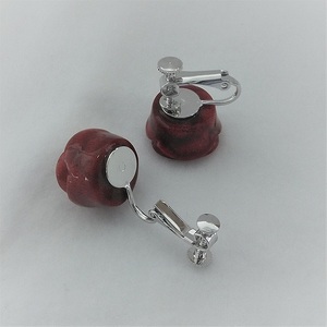 1323　珊瑚イヤリング・バラ　　アフリカ珊瑚 イソバナ珊瑚 贈り物 イヤリング バライヤリング 還暦祝い 赤珊瑚 カジュアルアクセサリー 赤いイヤリング かわいいイヤリング 3月誕生石 母の日 ご褒美イヤリング 喜ばれるプレゼント ポピュラーアクセサリー