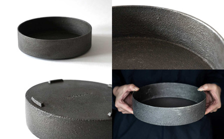 鋳物製 すき焼き鍋 寿喜鍋 (すきなべ) 鋳鉄 (お手入れ方法カード・化粧箱付) 1.7kg 最大容量 1.2L すき焼き すきやき鍋 なべ 鍋料理 調理器具 食器 キッチン用品 ギフト 贈り物 プレゼント 化粧箱 日本製