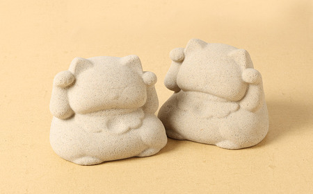 【自分でお絵描きができる】 桑名鋳物の中子屋さんが作った 招き猫 （お絵描き招き猫） ×2個 ／ 猫 ネコ ねこ まねきねこ まねき猫 黒猫 ハチワレ猫 白猫 三毛猫 癒し デザインなし お絵かき 体験 置物 置き物 常温 三重県 桑名市