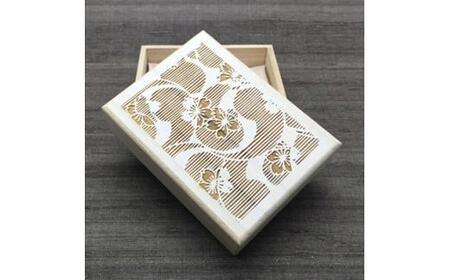 伊勢型紙文様の宝箱<桜に巴>収納 卓上整理