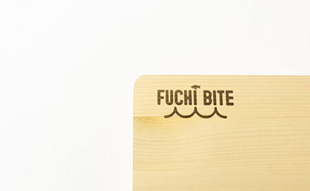 【FUCHI BITE】 スケール付き 木製まな板（青森ヒバ） 木製 青森ひば 青森ヒバ 木工品 卓上 国産 キッチン用品 キッチングッズ 調理器具 日用品 日用雑貨 アウトドア キャンプ カットボード カッティングボード
