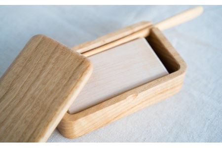  家具職人こだわり！バターケース＆カッティングボードセット　KG-11