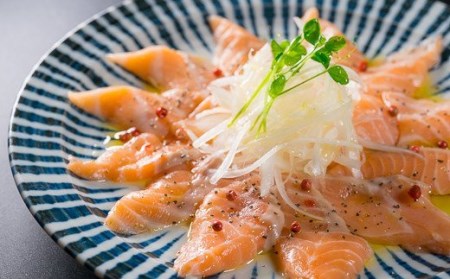 アトランティックサーモン 【定期便６回】 生食用 切り落とし 750g (150g ×5パック) 小分け 鮭 国際規格SQF2000 さけ シャケ しゃけ sake カルパッチョ ソテー レアステーキ 人気 高級 大満足 生食用 刺身 お刺身 刺し身 魚介類 海鮮 冷凍 厚切り 薄切り ふるさと納税 ふるなび 三重県 尾鷲市 OB-27