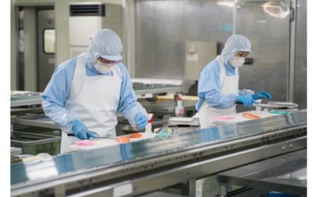 アトランティックサーモン 【定期便６回】 生食用 切り落とし 750g (150g ×5パック) 小分け 鮭 国際規格SQF2000 さけ シャケ しゃけ sake カルパッチョ ソテー レアステーキ 人気 高級 大満足 生食用 刺身 お刺身 刺し身 魚介類 海鮮 冷凍 厚切り 薄切り ふるさと納税 ふるなび 三重県 尾鷲市 OB-27