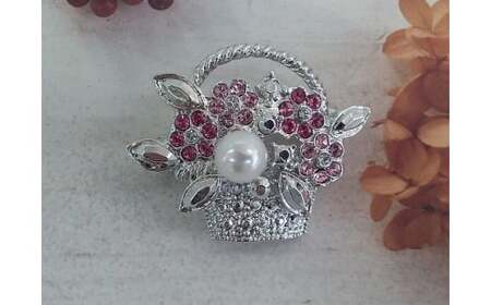 30-12伊勢志摩あこや本真珠ブローチ(花かご)