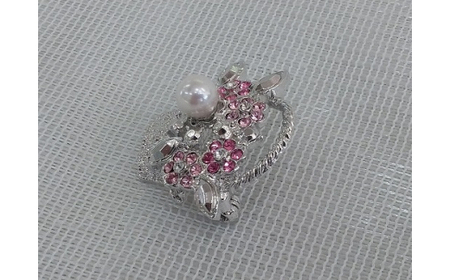 30-12伊勢志摩あこや本真珠ブローチ(花かご)