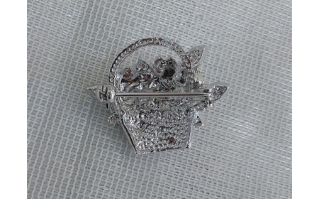 30-12伊勢志摩あこや本真珠ブローチ(花かご)