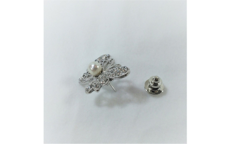 10-64伊勢志摩あこや本真珠ブローチピン(蝶々)