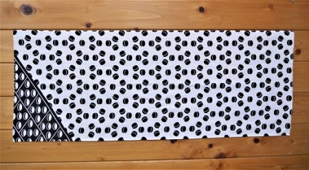 手ぬぐい2枚組☆【熊野の黒：三つ組みヤタガラス散らし那智黒石】【kmkn0061】