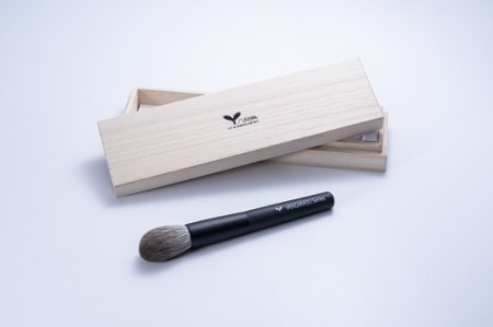 【熊野市・熊野町友好都市協定締結記念コラボ】チークブラシ(八咫烏シリーズ)【kmkn0197】