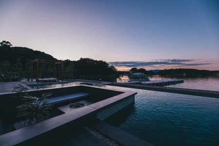 伊勢志摩 MOKU ISESHIMA ペア宿泊券(1泊2食付) 1日1組限定  旅行 観光 限定 オーベルジュ 鮨 伊勢 志摩 おすすめ 人気  旅行券 宿泊券 チケット クーポン 貸切 サウナ 高級 離島  