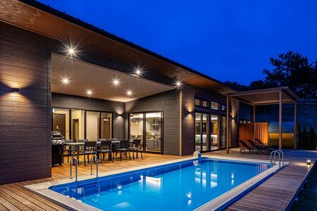 志摩グリーンアドベンチャー【グランピングフィールド】ラグジュアリー棟 宿泊券(８名様まで)／伊勢志摩 伊勢 志摩 三重 ｸﾞﾗﾝﾋﾟﾝｸﾞ ｷｬﾝﾌﾟ ﾌﾟﾗｲﾍﾞｰﾄ ｳﾞｨﾗ ﾌﾟｰﾙ ｻｳﾅ 友人 家族 遊ぶ 自然 贅沢 宿泊 ﾁｹｯﾄ 旅行券 ｱｳﾄﾄﾞｱ BBQ 大人 子ども 満喫 体験 ｱｸﾃｨﾋﾞﾃｨ 楽しむ 泊まる