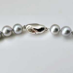 真珠 アクセサリー ネックレス 8mm 8.5mm アコヤ真珠 パール あこや 日常使い 普段使い カジュアル 冠婚葬祭 慶事 贈答 お祝い クリスマス / 白の次に欲しくなる、シルバーグレーのネックレス