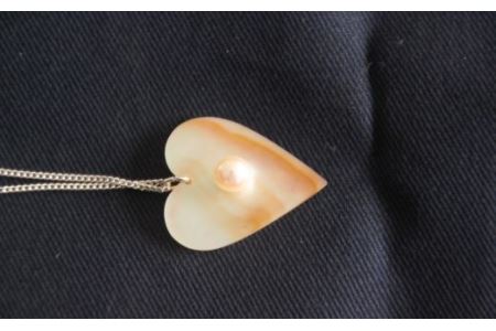 真珠 アクセサリー ペンダント ネックレス パール 貝 三重県 伊勢志摩 志摩市 プレゼント 誕生日 真珠貝 アコヤ真珠 マベ貝 マベ / 貝と真珠のペンダント【ハート】マベ