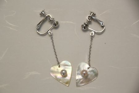 真珠 アクセサリー イヤリング パール 貝 貝殻 三重県 伊勢志摩 志摩市 プレゼント 誕生日 アコヤ真珠 アコヤ貝 アコヤ / 貝と真珠　イヤリング【ハート】アコヤ