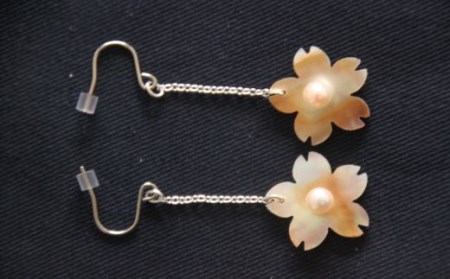 真珠 アクセサリー ピアス パール 貝 貝殻 三重県 伊勢志摩 志摩市 プレゼント 誕生日 着物 チタン アコヤ真珠 マベ貝 マベ / 貝と真珠　ピアス【桜】マベ