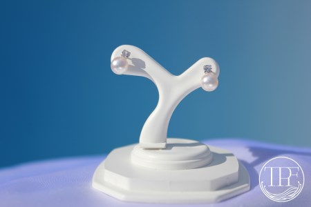 養殖場　6.0mm珠とキュービックジルコニアのピアス
