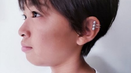 【045-10】志摩市産アコヤ真珠3個付イヤーカフ(ブルー系）*