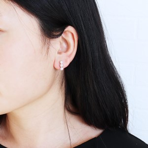 志摩産アコヤ真珠 4-5ミリ 天然色 ナチュラルブルー 数粒ラインピアス K14WG