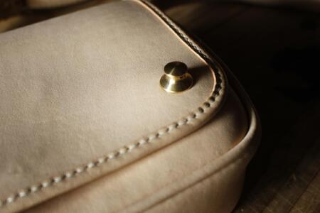 伊賀牛革ショルダーバッグ<ステッチ:色選択可>